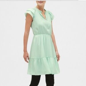 No tags / new Banana Republic Mint Silky short sleeve Dress high waisted